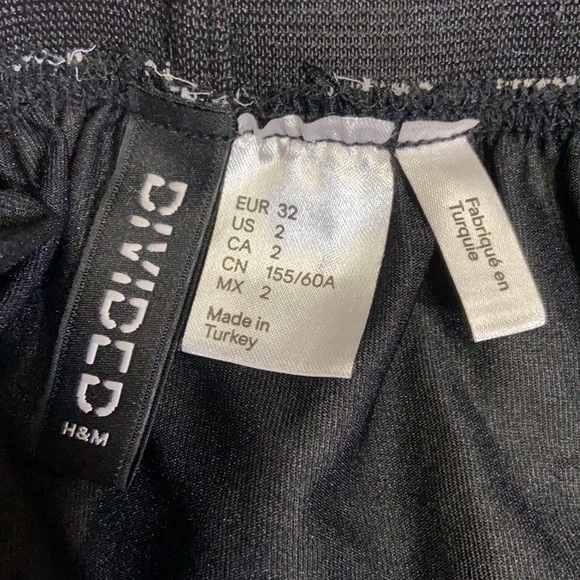 H And M Divided Stripes Long Skirt Black White Sz2 - Picture 8 of 8